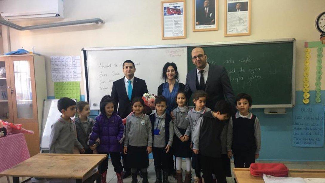 Aliağa İlçe Milli Eğitim Müdürü Erdal Bayhan Şehit Bülent Yanpala İlkokulunu ziyaret etti.