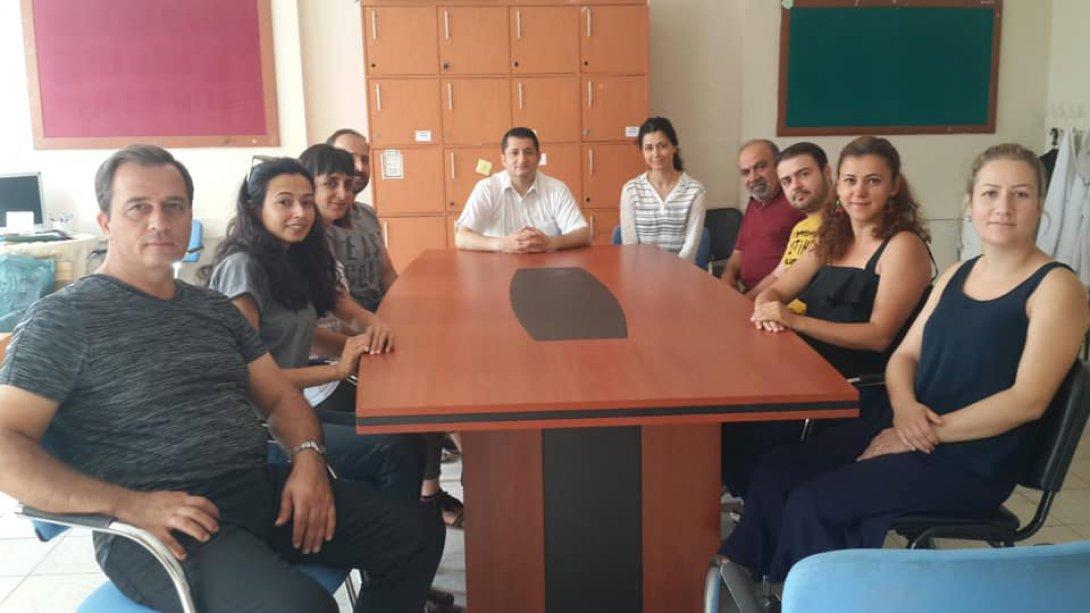 Aliağa İlçe Milli Eğitim Müdürü Sayın Erdal BAYHAN,  Şehit Kemal İlkokulunu ve ortaokulu ziyaret etti. 